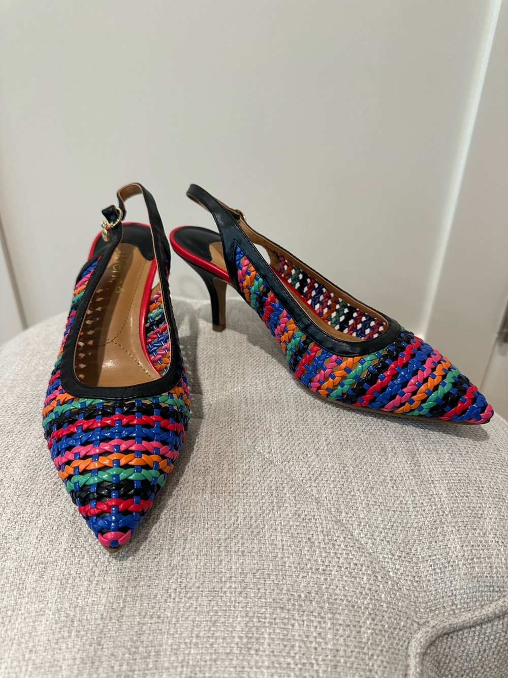 J Renée 8.5 Wide multicolor woven heels in near perfect condition